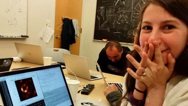 La científica Katie Bouman obtuvo la primera imagen de un agujero negro
