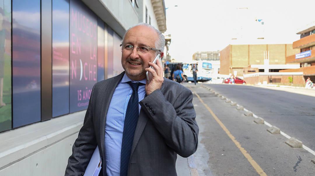 Pablo da Silveira dijo que no pedirá mejorar salarios docentes en Rendición de Cuentas