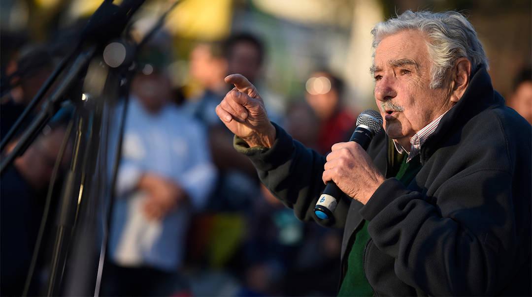Mujica pide nombrar el día del militante en homenaje a quienes "derrotaron al silencio, el cerco mediático y al poder acomodado"