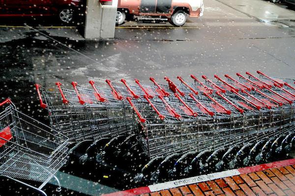 FA presentó un proyecto de ley para limitar la expansión de las grandes cadenas de supermercados