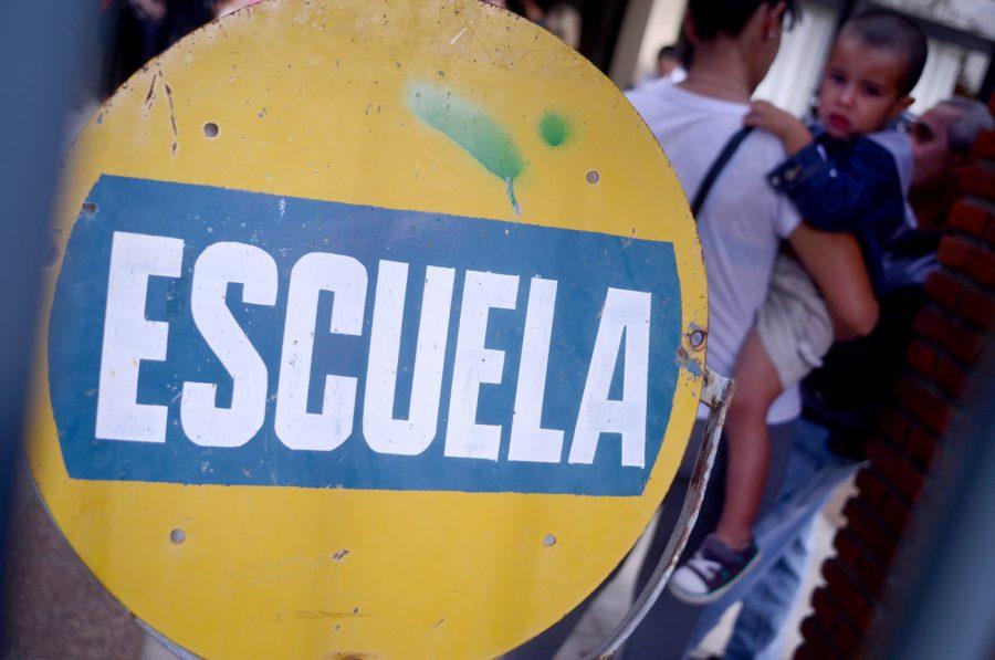 Niñas y niños tienen en la violencia en los barrios fuertes condicionantes para aprender en las escuelas, señalaron los docentes