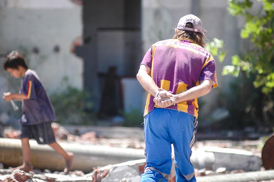 Pobreza infantil está "por encima" del registro previo a la pandemia