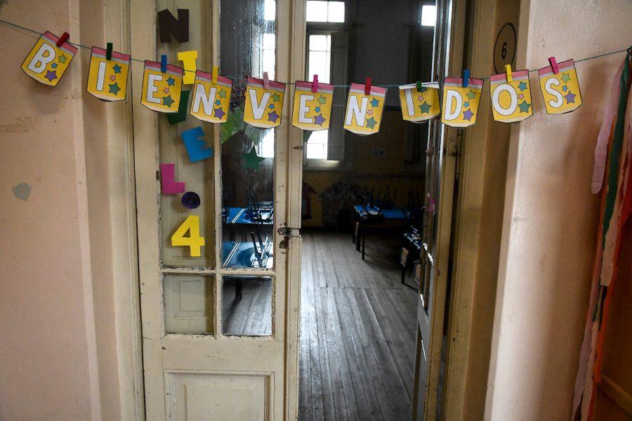 Primaria evalúa asignar dos maestras por grupo ante incremento de estudiantes y déficit de cargos