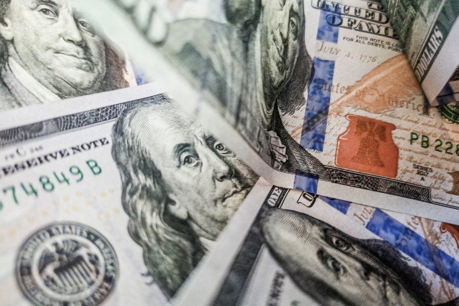 20220412/ Javier Calvelo - adhocFOTOS/ URUGUAY/ MONTEVIDEO/ Fotoilustraciones de moneda extranjera para notas de economia y precios. El dólar estadounidense es la moneda de curso legal de Estados Unidos, sus dependencias y otros países. El dólar es la moneda de reserva internacional más importante del mundo y también la más utilizada en las transacciones internacionales.