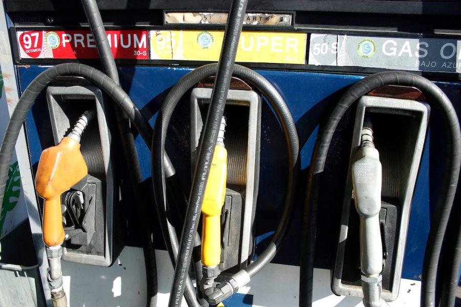 Gobierno redujo precio de la nafta 0,52 pesos; gasoil aumentará 2,06 pesos