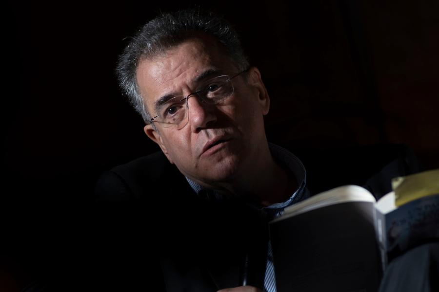 Gerardo Caetano, durante la presentación del libro, en la Intendencia de Montevideo. Foto: Pablo Vignali / adhocFOTOS