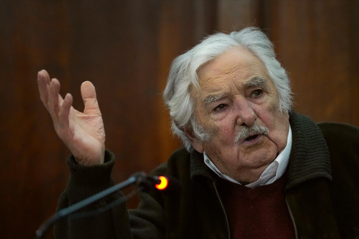 Jose Mujica durante la conferencia “Hacer futuro” en el Paraninfo de la Udelar, Montevideo. Foto: Daniel Rodriguez /adhocFOTOS