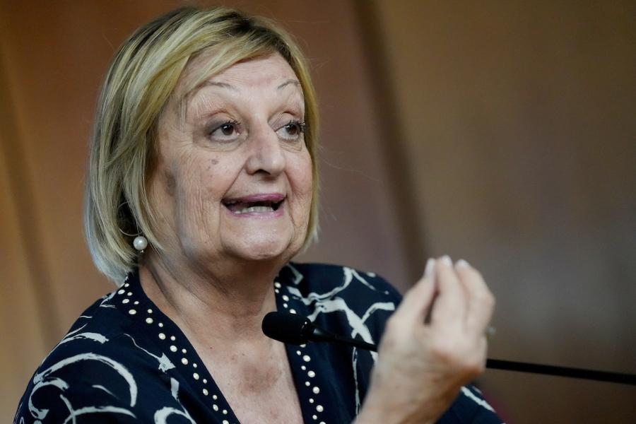 Liliam Kechichian en conferencia de prensa en el anexo al Palacio Legislativo en Montevideo. Foto: Javier Calvelo/ adhocFOTOS