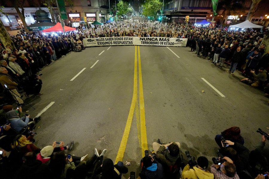 Amenazan a sobrino de detenido desaparecido con mensaje intimidatorio en Montevideo