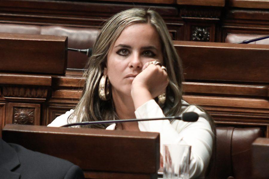 Valentina dos Santos mantiene poder en la Intendencia de Artigas, toma decisiones siendo diputada, denuncia parlamentario frentista