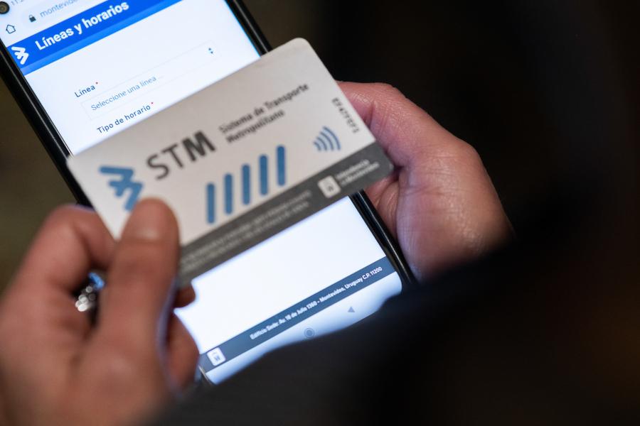 Recarga online de la tarjeta STM. Foto: Pablo Vignali / adhocFOTOS
