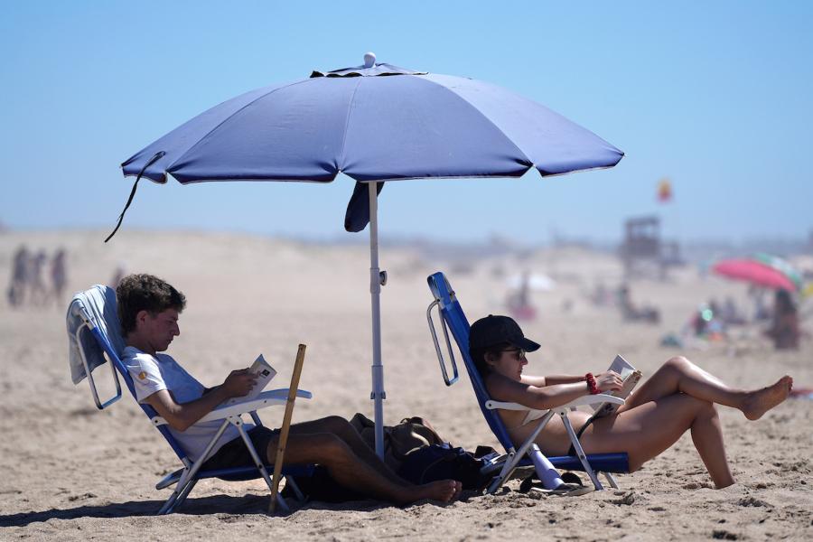 Playa del balneario La Pedrera en Rocha. Foto: Javier Calvelo / adhocFOTOS