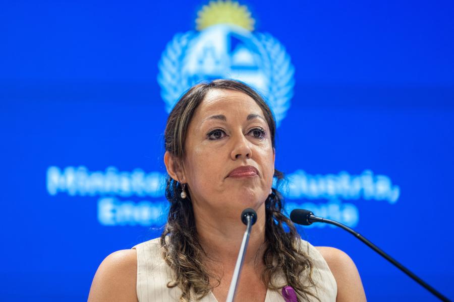 Fernanda Cardona durante la asunción de autoridades del Ministerio de Industria, Energía y Minería en la Torre de Comunicaciones en Montevideo. Foto: Mauricio Zina / adhocFOTOS