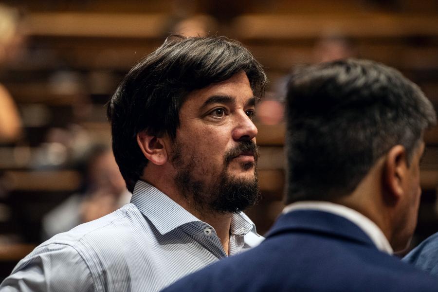 Pedro Irigoin durante asunción en el Senado. Foto: Prensa MPP.