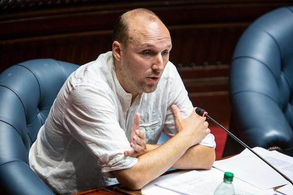 La compra de la estancia en Florida “es legítima, es legal, y tiene mucho sustento”, aseguró el senador Sabini