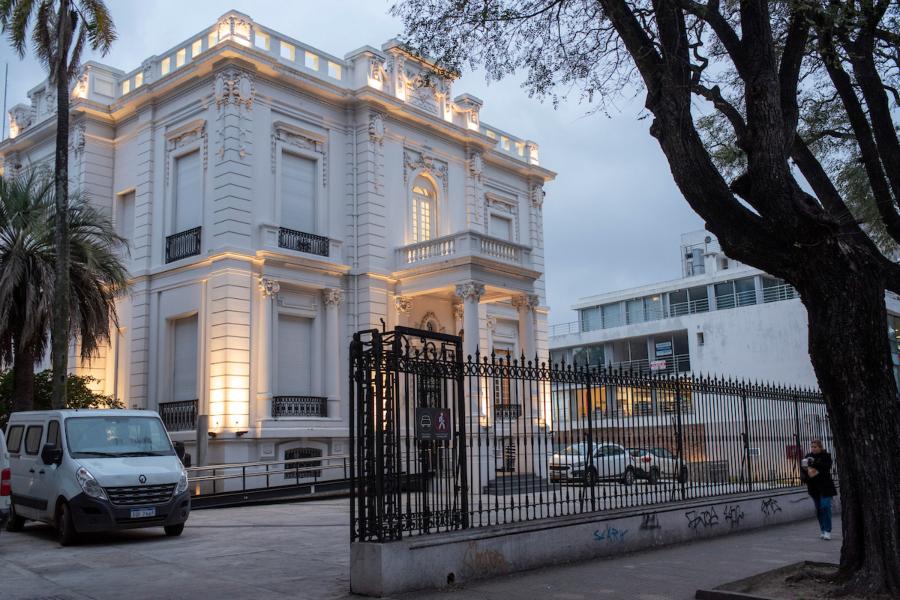 Sede de la Institución Nacional de Derechos Humanos y Defensoría del Pueblo, en Bvar. Artigas. Foto: Ricardo Antúnez / adhocFOTOS