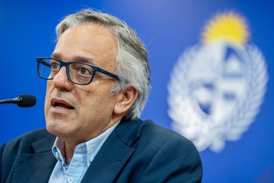 Rodrigo Arim durante la conferencia de prensa tras el Consejo de Ministros en la Torre Ejecutiva en Montevideo. Foto: Mauricio Zina / adhocFOTOS