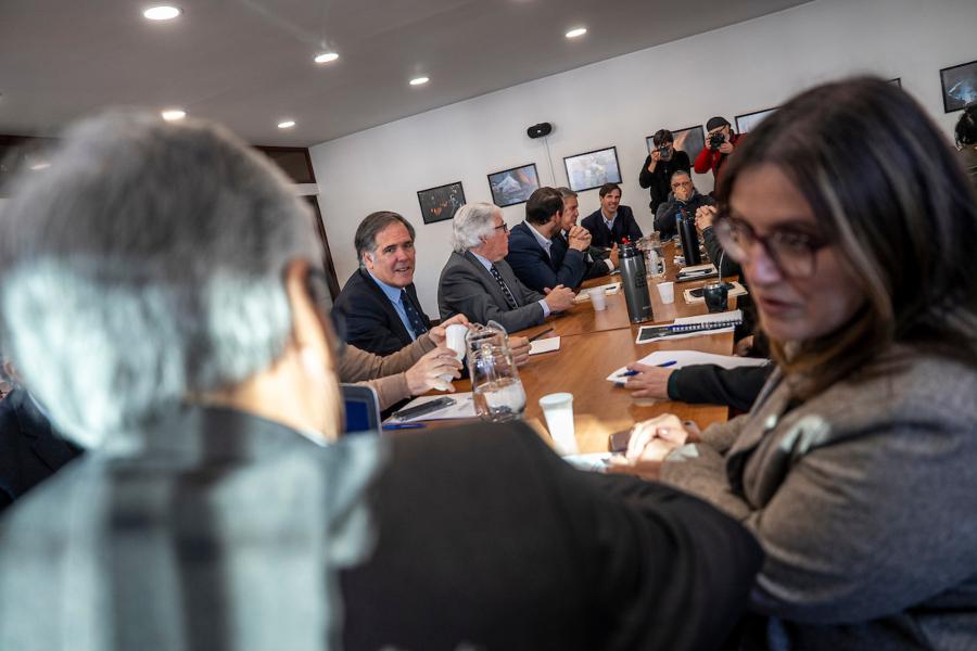 Juan Mailhos durante el Consejo Superior Tripartito en la Dirección Nacional de Trabajo en Montevideo. Foto: Mauricio Zina / adhocFOTOS