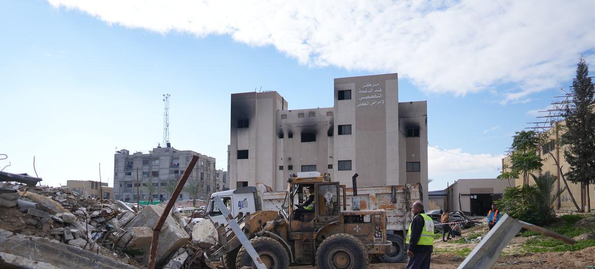 Condena internacional al ataque israelí contra el principal hospital del sur de Gaza