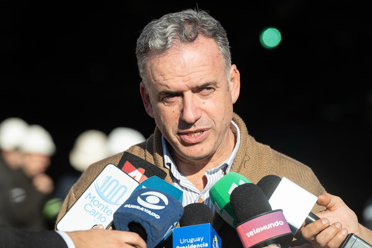 Orsi: “Yo no tocaría absolutamente nada” sobre los símbolos y actos patrios en primaria