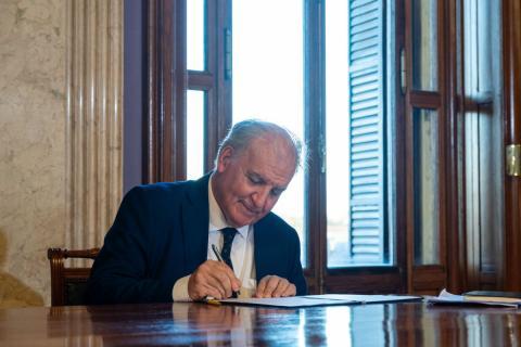 Petit asumió como director de la INDDHH: "Los derechos humanos están en el ADN del país"