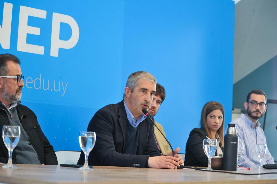 Manuel Oroño, Pablo Caggiani, Leticia Marziotte y Damián González en la presentación de los datos del Monitor Educativo. Foto: Presidencia.