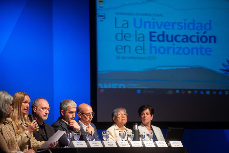 Seminario internacional “La Universidad de la Educación en el horizonte”. Foto: Presidencia.
