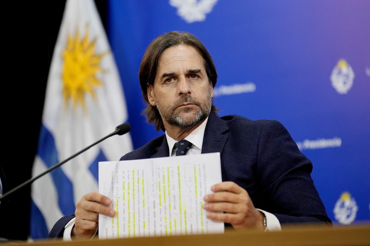“Si participé, no participé de la reunión”: investigación de Cancillería contradice a Lacalle Pou