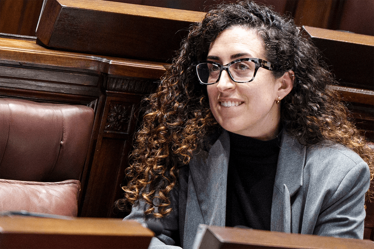 Cortés: "Dejamos de naturalizar que haya compatriotas durmiendo en la puerta de nuestras casas"