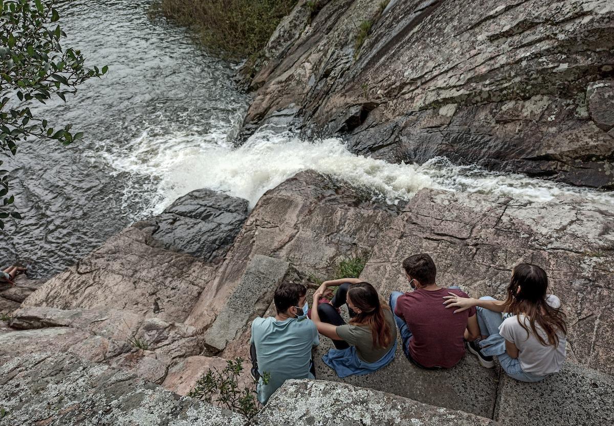 Parque Salto del Penitente, durante semana de turismo en Uruguay en tiempos de pandemia por coronavirus, en el departamento de Lavalleja. Foto: Javier Calvelo / adhocFOTOS