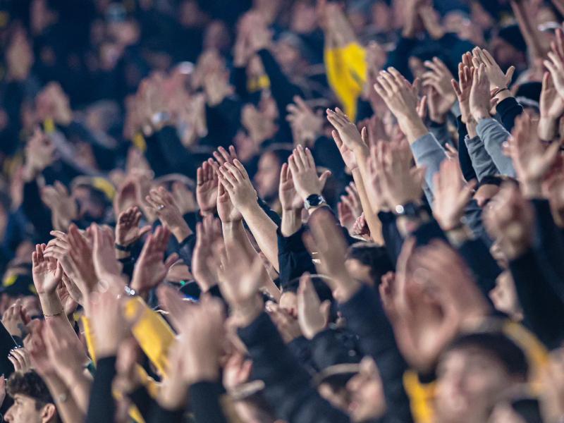 Peñarol vs Racing por el Torneo Intermedio. Foto: Twitter de Peñarol.