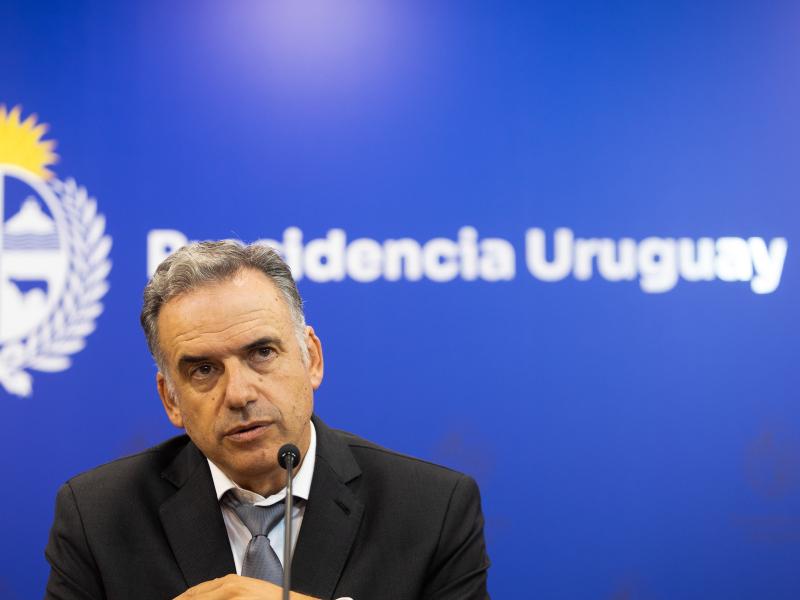 Presidente Yamandú Orsi en conferencia de prensa. Foto: Presidencia de Uruguay.