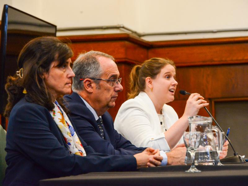 Rocío Schiappapietra y José Carlos Mahía en la Biblioteca Nacional. Foto: Presidencia de Uruguay.