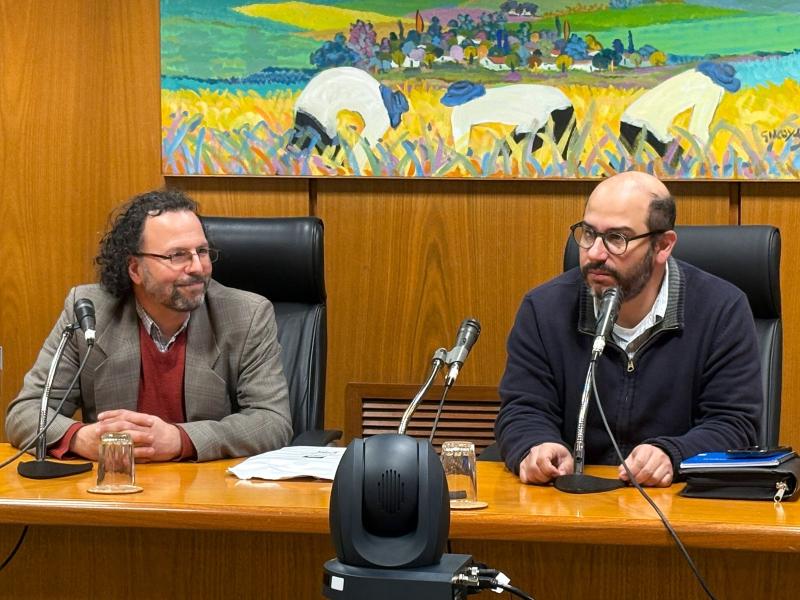 Héctor Cancela y Sebastián Valdomir en la reunión en el Palacio Legislativo. Foto: Udelar.