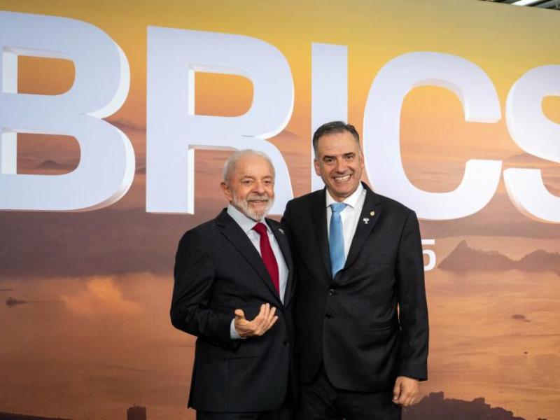 Lula da Silva y Yamandú Orsi en Río de Janeiro, en la previa de la 17.ª Cumbre de los BRICS. Foto: Presidencia.