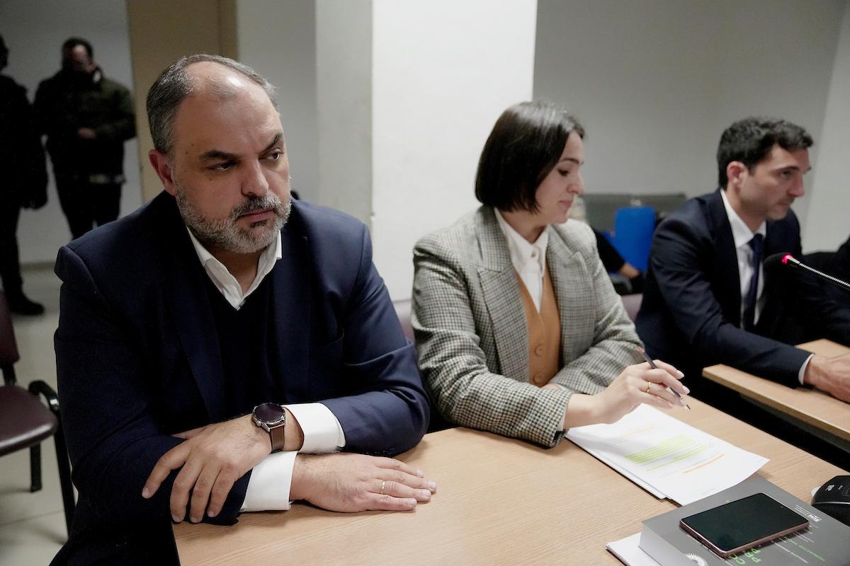 Charles Carrera durante la audiencia pública en el Juzgado de la Calle Juan Carlos Gómez en Montevideo. Foto: Javier Calvelo / adhocFOTOS