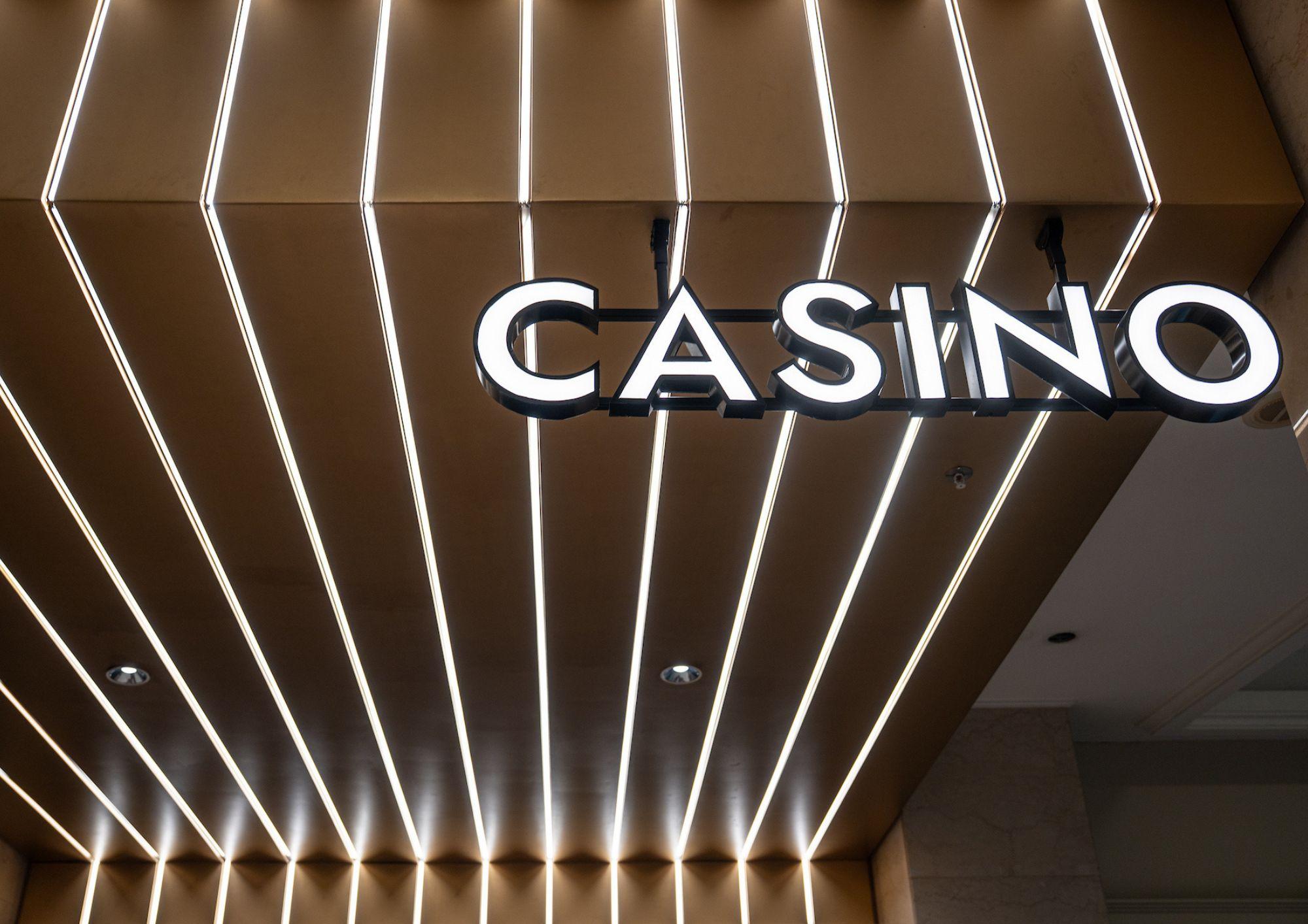 Instituciones educativas detectan que adolescentes están apostando en línea, según especialista