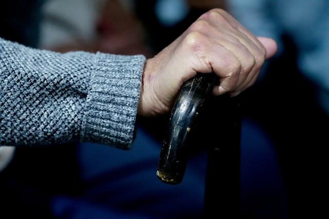 Viejos son los trapos: los desafíos de envejecer en Uruguay