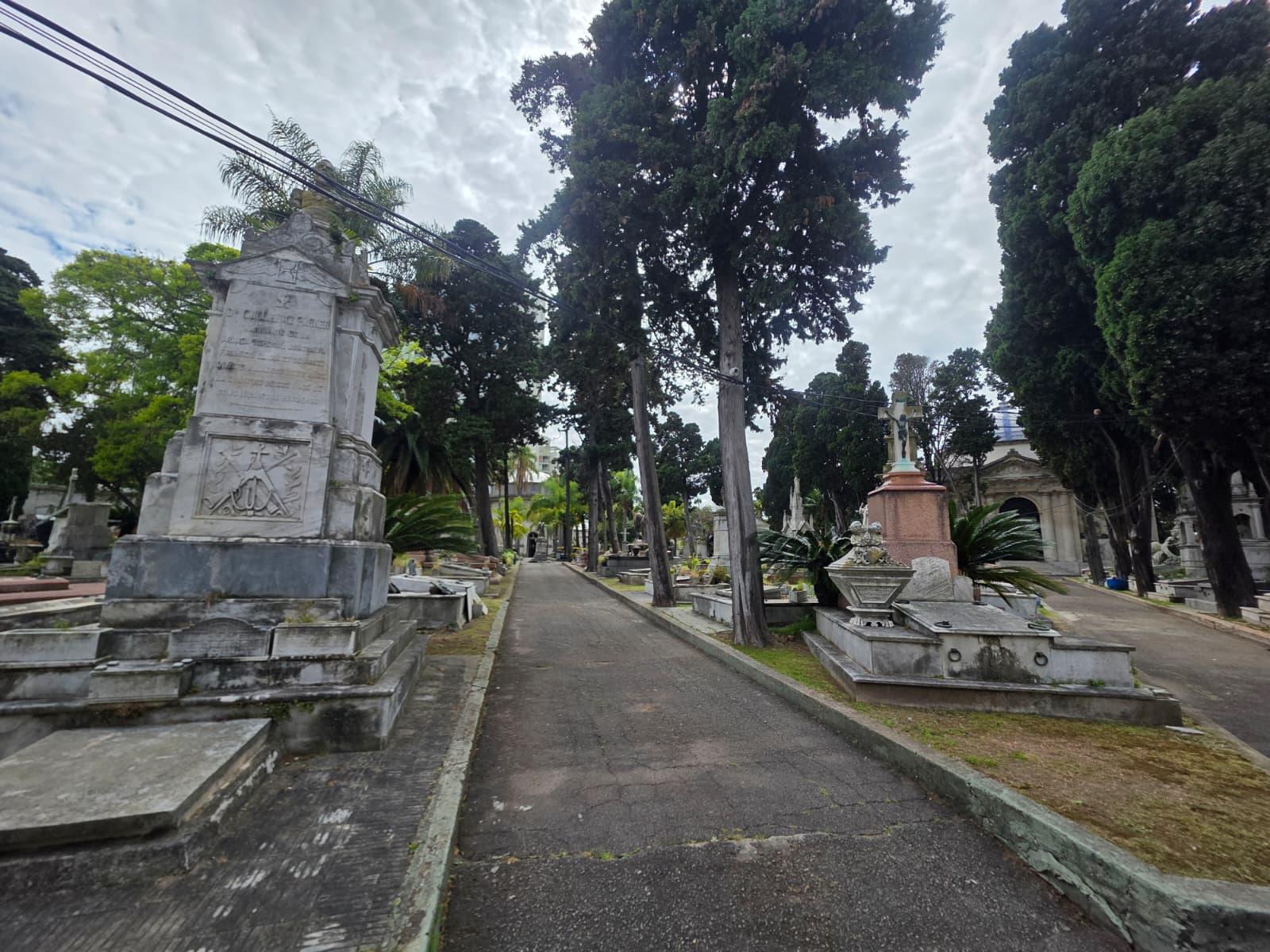 "A la italiana": vínculo de los uruguayos con la muerte "sigue siendo solemne", según historiador