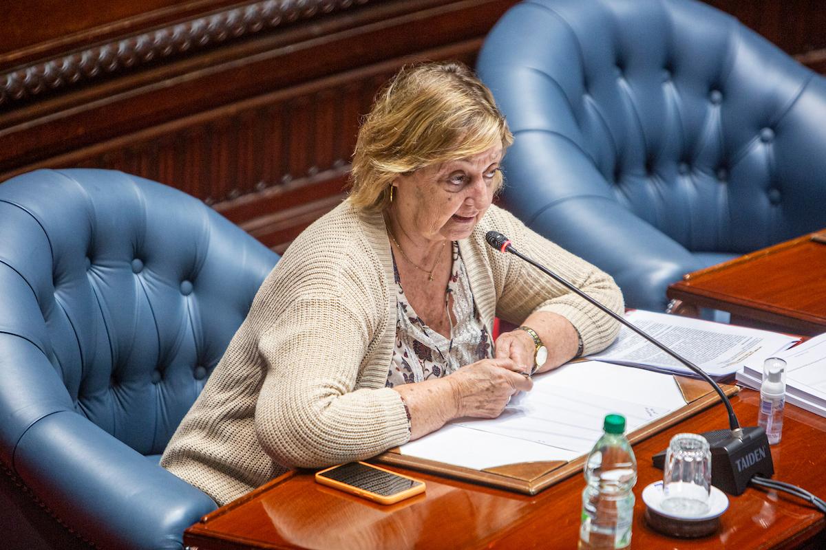 La senadora del FA Liliam Kechichian. Foto: Mauricio Zina/ adhocFOTOS