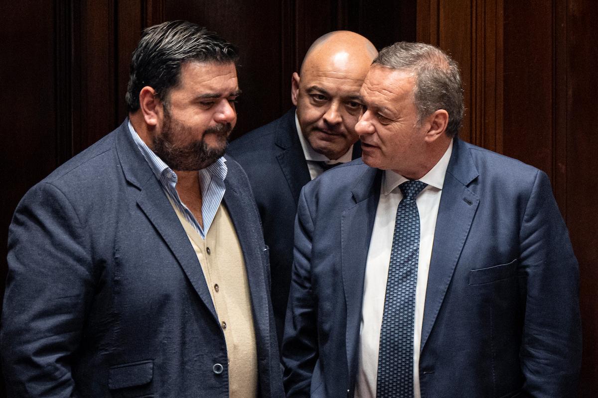 El intendente de Paysandú, Nicolás Olivera, junto al presidente del Partido Nacional, Álvaro Delgado. Foto: Mauricio Zina / adhocFOTOS