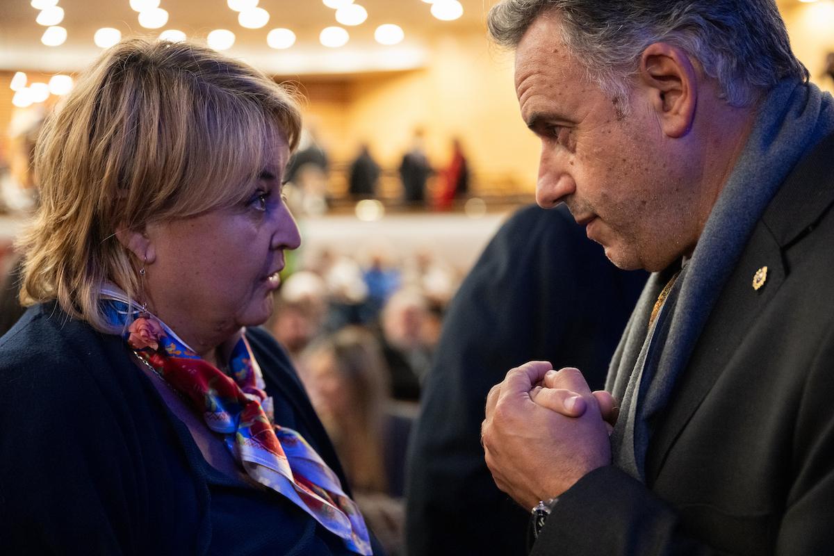 La ministra de Defensa, Sandra Lazo, y el presidente de la República, Yamandú Orsi. Foto: Santiago Mazzarovich / adhocFOTOS