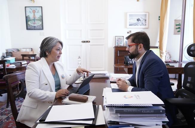 La candidata presidencial Jeannette Jara, junto al presidente de Chile, Gabriel Boric. Foto: Prensa Presidencia del Gobierno de Chile.