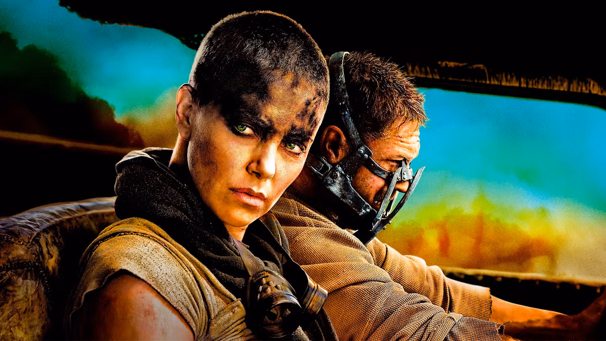 Mad Max: autos y motos a las corridas